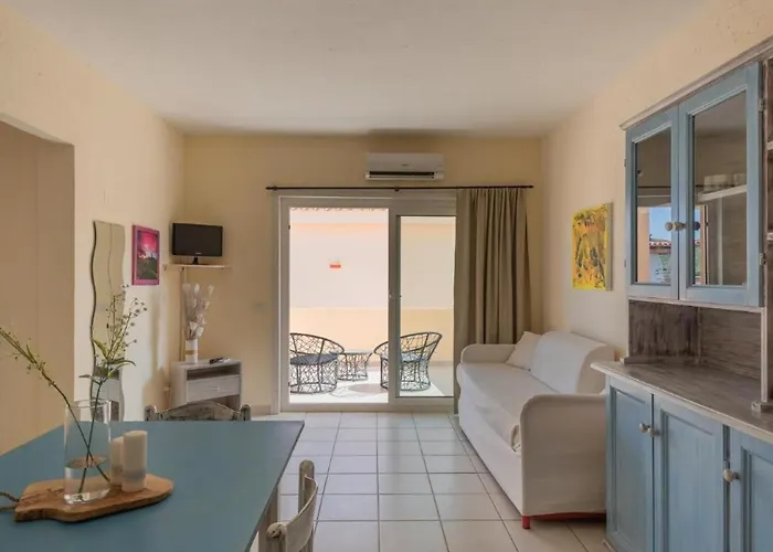 Fantastico Baia De Bahas One Bedroom Four Sleeps - Child Num0883 * Marinella (Sardinia)