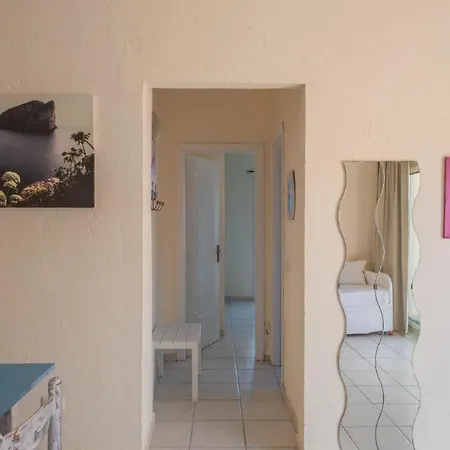Apartment Fantastico Baia De Bahas One Bedroom Four Sleeps Child Num0883