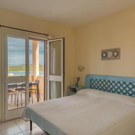 Fantastico Baia De Bahas One Bedroom Four Sleeps Child Num0883 Apartment